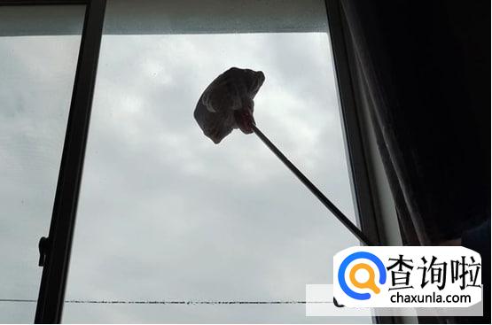 如何快速擦干净玻璃