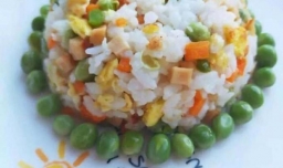 如何做豌豆胡萝卜炒饭才好吃？
