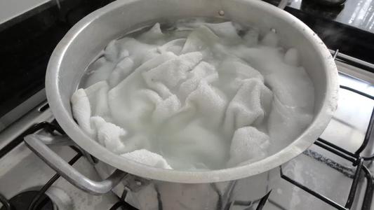 毛巾上的霉点怎么洗