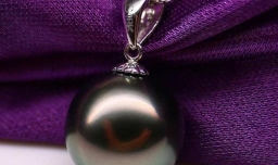 如何选购黑珍珠吊坠项链？怎么辨别真假