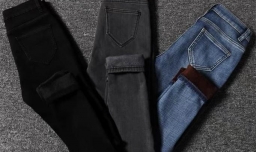 短款皮衣下身怎么搭配