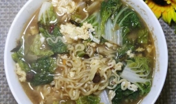 怎样做美味的乌塌菜鸡蛋汤面？