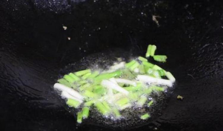 青茄子怎么红烧才好吃