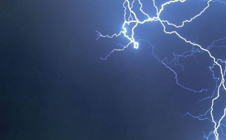 闪电和雷声哪个在前哪个在后