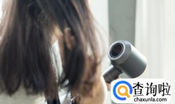 怎么用吹风机吹发型