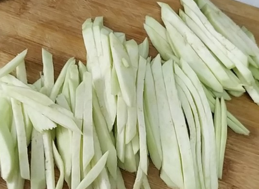 茄子面条的做法