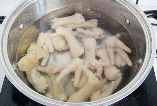 凉拌凤爪的做法