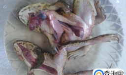 香爆田鸡的做法