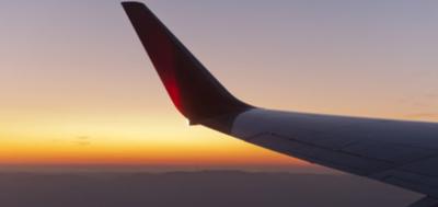 飞机上可以带化妆品吗