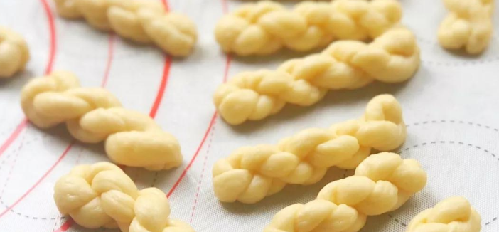 外面带糖的麻花做法