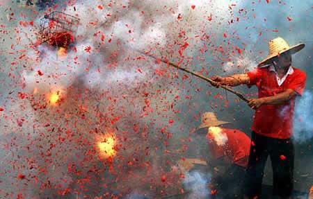 为什么元旦要放鞭炮