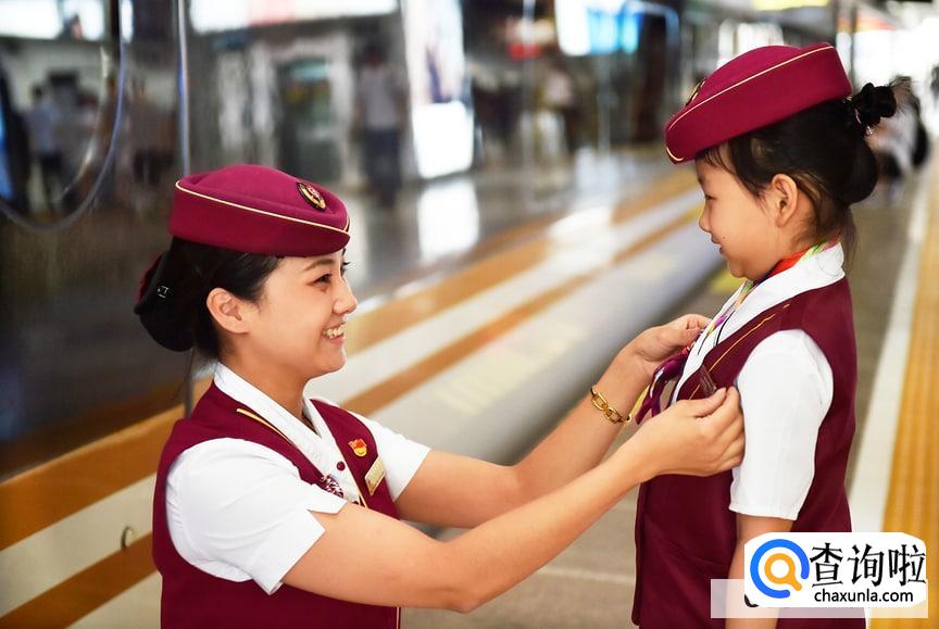 乘务员有没有义务帮乘客放行李箱