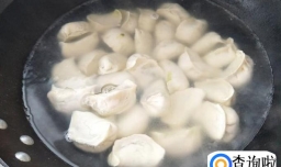 速冻饺子怎么煮才不会破皮