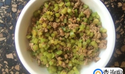 莴笋丁肉末的家常做法