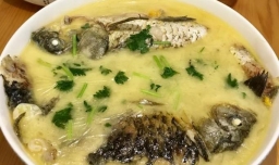 如何做出好喝的鲫鱼汤？