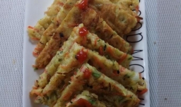 怎样做美味的南瓜胡萝卜鸡蛋饼？