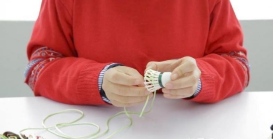 如何自己用羽毛球制作小挂饰