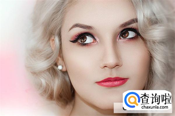 女生上了大学能化妆吗