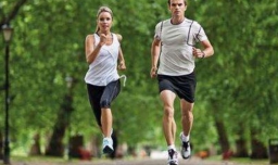 跑步下山伤膝盖吗