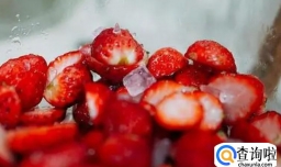 草莓熬冰糖有什么好处