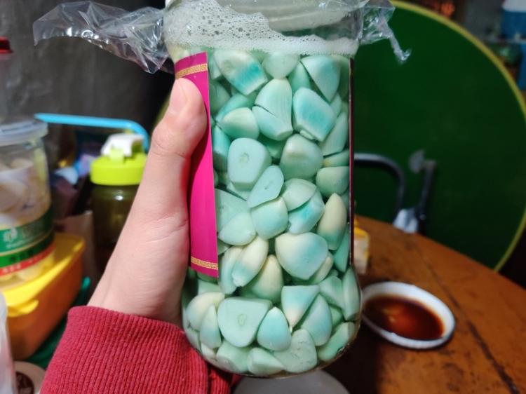 腊八蒜怎么腌制又绿又好吃