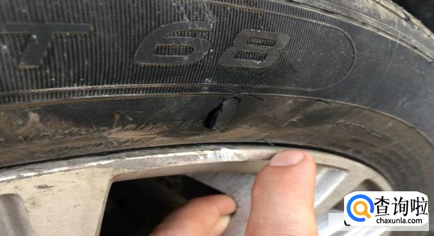 轮胎边上划破小口子怎么补