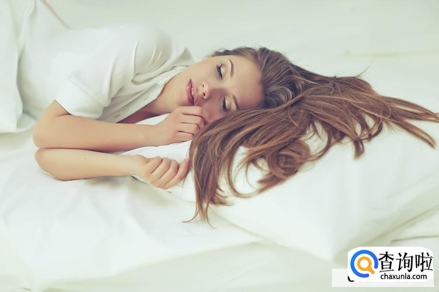 睡觉胳膊麻怎么回事