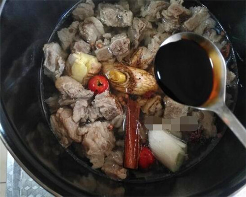 牛腩炖芋头的家常做法