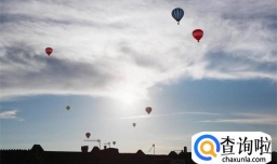 为什么会连着飞过去两个气球