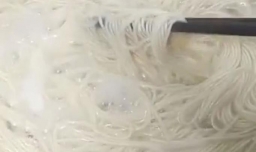 勾魂葱油面怎么做