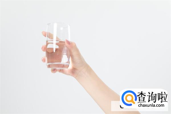 打嗝喝水有用吗