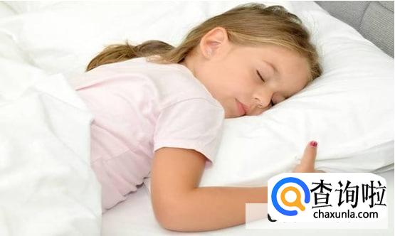 侧卧会让人长皱纹吗