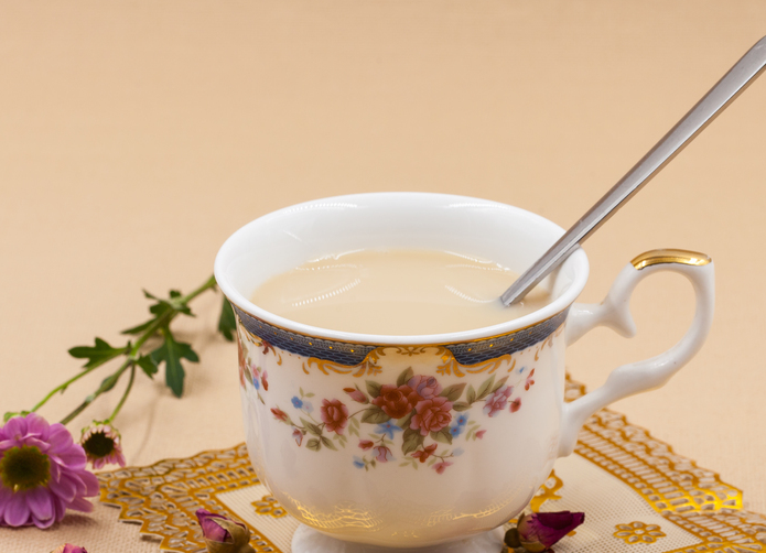 奶茶和西瓜可以一起吃吗