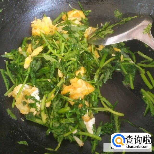 茼蒿炒鸡蛋的做法