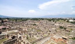 哪个火山爆发毁灭了古罗马帝国的庞贝城
