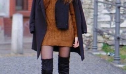 冬季长款毛衣裙怎么搭配？