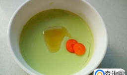 黄瓜汁蒸鸡蛋糕的做法