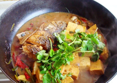 鱼头豆腐的做法