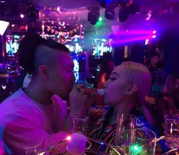 酒吧和夜店是一样的吗