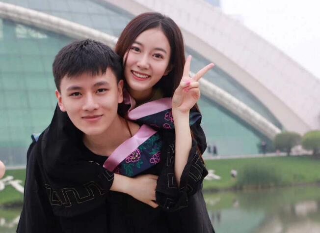 男朋友还和前女友联系怎么办