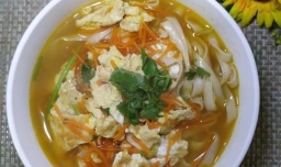 怎样做美味的胡萝卜鸡蛋汤面？