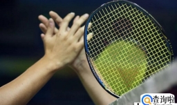 打羽毛球能不能穿篮球鞋