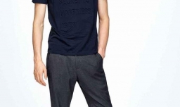 男黑t恤搭配什么裤子