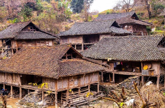 吊脚楼是哪个民族的