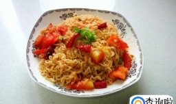 酸甜口味素炒方便面的做法