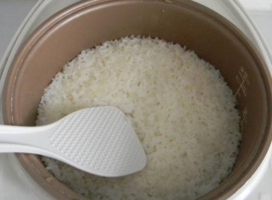 怎么用生的大米炸锅巴