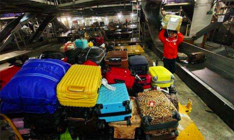 飞机背包限重量多少