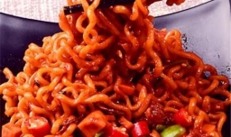 用方便汤面做的干拌面味道更好哦 ！