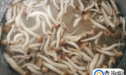 蟹味菇肉片汤的家常做法