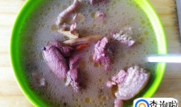 滋补又好喝的鸡脚瘦肉红皮花生汤的做法